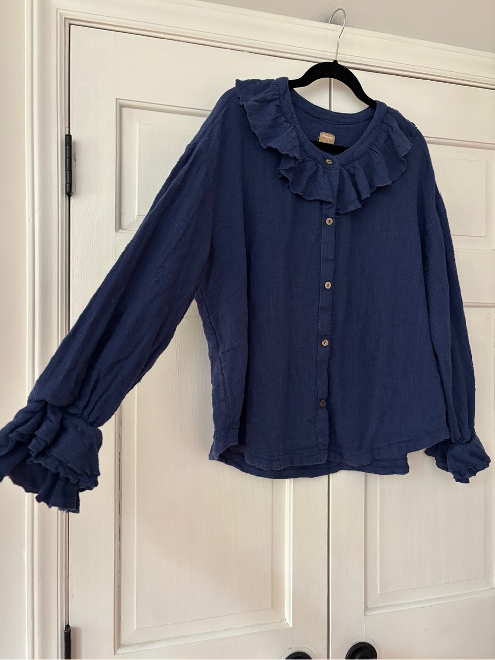 Free People Free-est Summer Vibes Ruffle Neck Button-Down Top Navy Peony Large - Picture 5 of 16